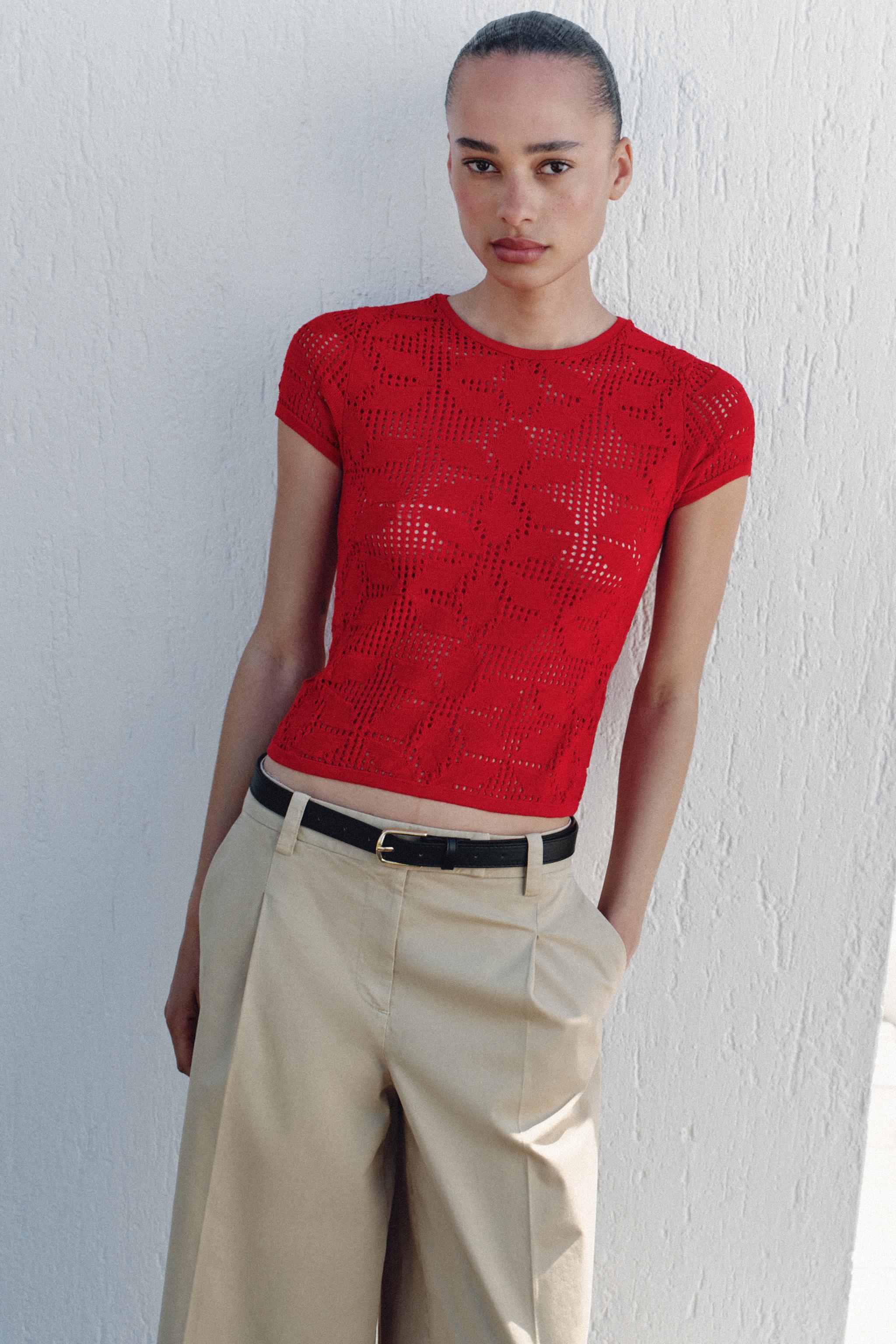 TEXTURED KNIT TOP